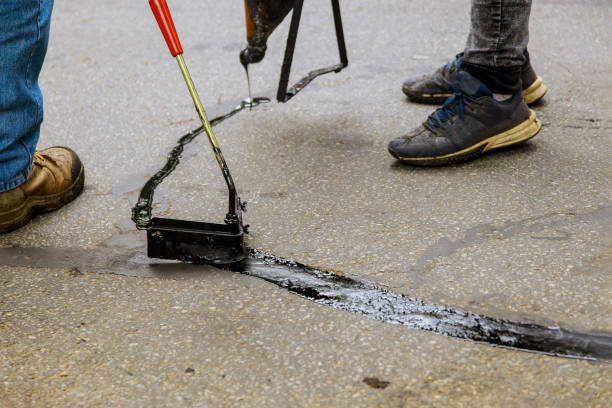 Example of asphalt service crack sealing and filling